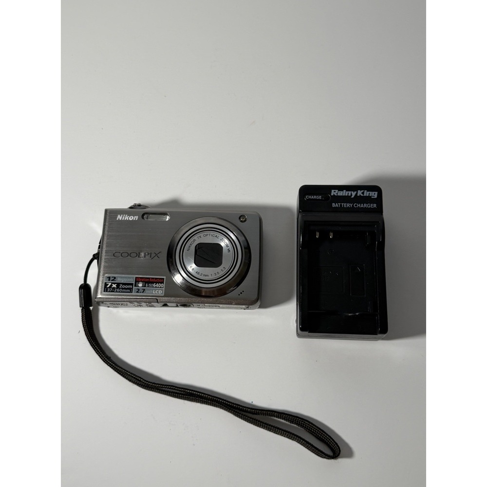 Nikon Coolpix S630 digital camera in titanium silver - Picture 5 of 5